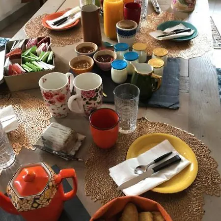 Bed And Breakfast 3*